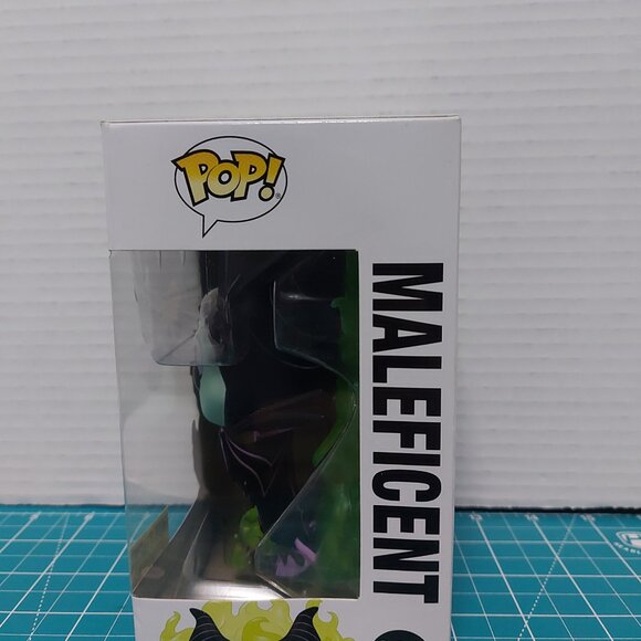 Funko POP Disney Sleeping Beauty Maleficient Hot Topic Flames 232 Vinyl Figure - Picture 2 of 6